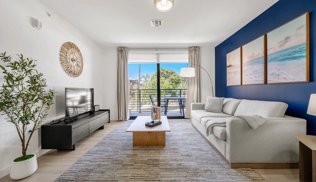 New Spacious 3 Bedroom Apt With Rooftop Pool 2 Parking