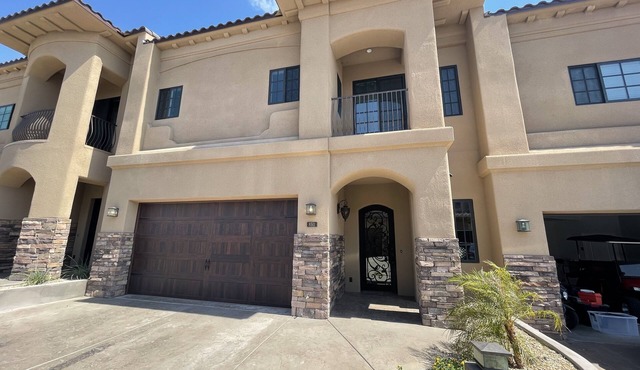 New Spacious 3-Bedroom House Minutes from River, Desert, & Town