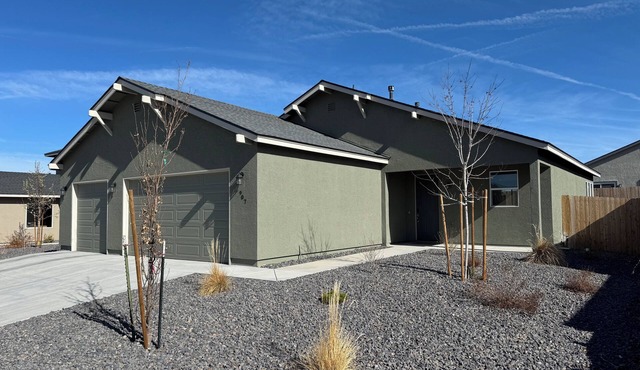 New Spacious 3BR Fernley Home with Patio & Pool Table Near Reno & USA Parkway