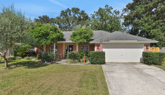 NEW Spacious 5-2 BigYard Wash&Dryer Fence 6TV Beach45min 1 of 7 local properties