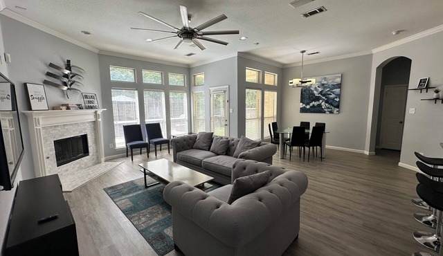 New Spacious 5-bedroom Home for large Family