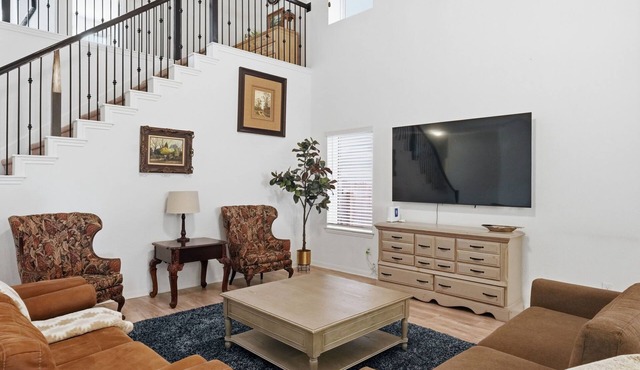 NEW! Spacious 5BR Family Home w/2 Living Rooms