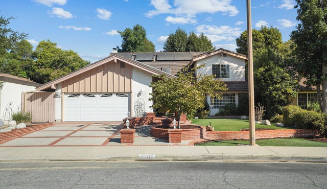 NEW Spacious & Cozy 5-bedroom house in enchanting Santa Clarita with AC