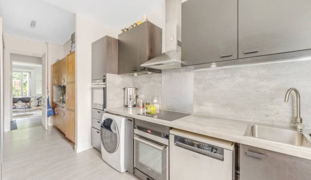 New&spacious Flat With Private Garden