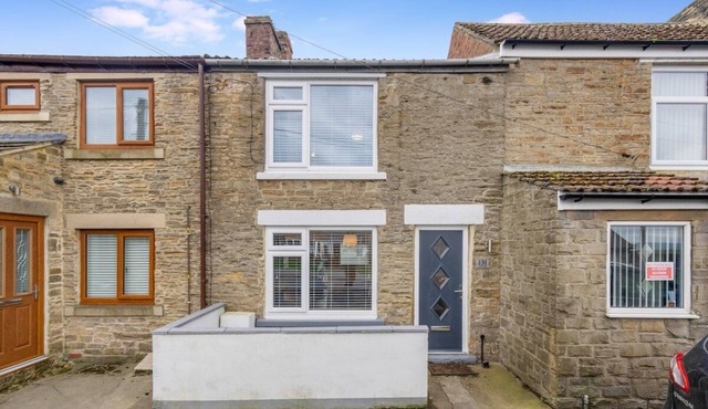 New! Spacious, Homey Vibes in Toft Hill, Sleeps 4