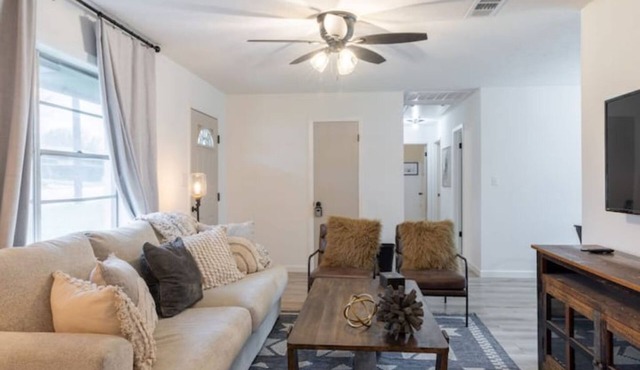 New! Spacious Home, Close to Downtown!
