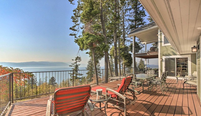 NEW! Spacious Hope Retreat w/ Game Room & Views!