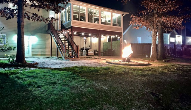 NEW! Spacious & kid friendly - great for the whole fam! Close to everything!