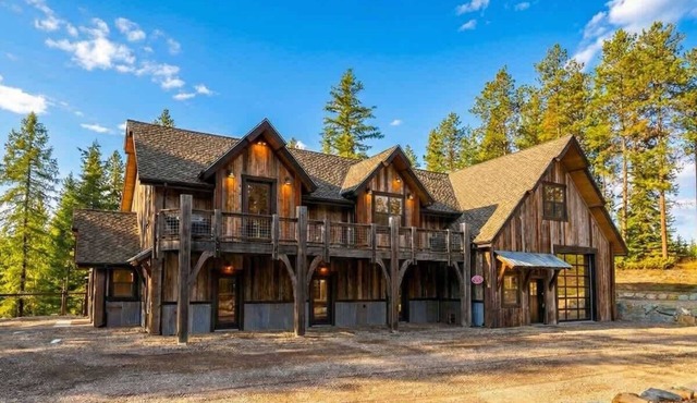 New! Spacious Lodge | 3 Kings | Hot Tub & Fire Pit
