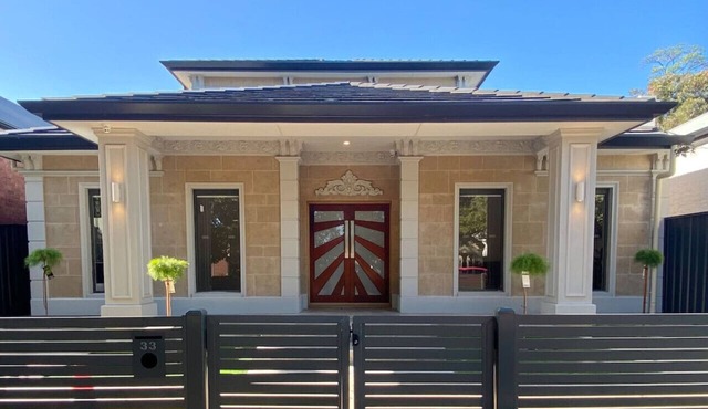 New & Spacious Luxury Mansion with 5 Bedrooms & 4 Bathrooms in Unley