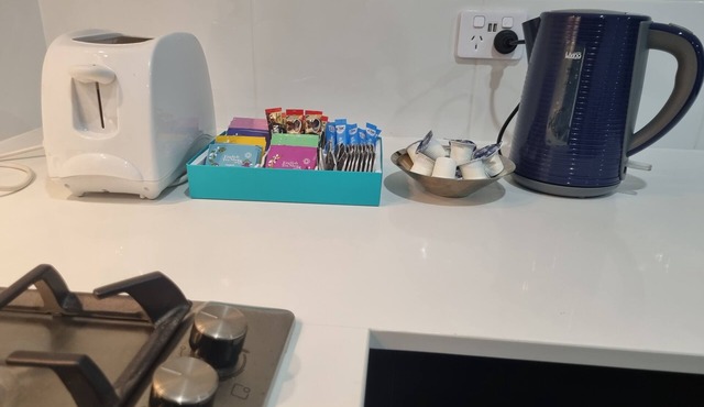 New spacious modern apartment in St Kilda