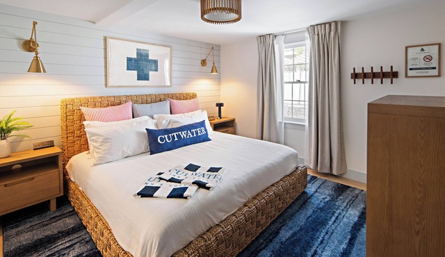 New Spacious Ocean King Suite l Jacuzzi Tub+Patio