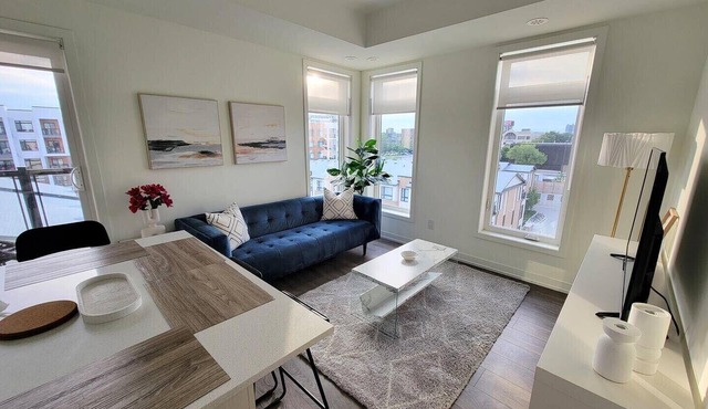 New Spacious & Quiet 2 Bed Condo with Parking