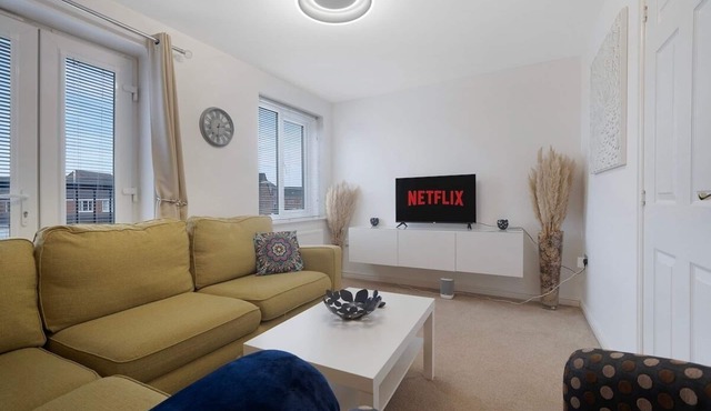 New! Spacious Retreat for 10 Perfect for Families!