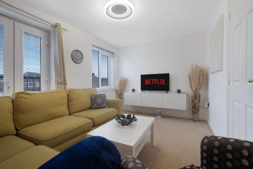 New! Spacious Retreat for 10 Perfect for Families!