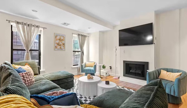 New! Spacious & Stylish City Getaway - 20 min>NYC