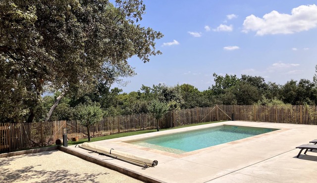 New / Spacious villa with swimming pool, South of France on a hill