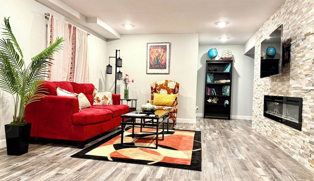 New Spacious Walkout Basement in Parker with Private Entry-Bedrom-Kitchen-Closet