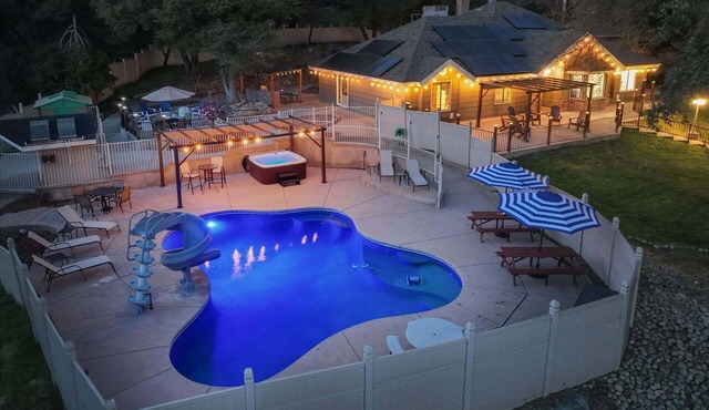New! Splash Mountain @ Yosemite w/pool/game room/hot tub