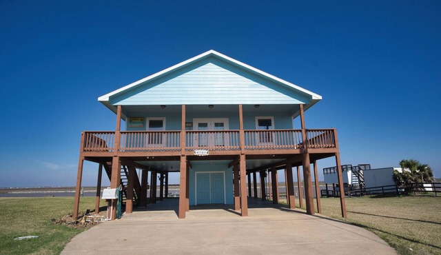 NEW-Spoonbill House -Perfect 2 bedroom right on the ICW - 2 Piers to fish
