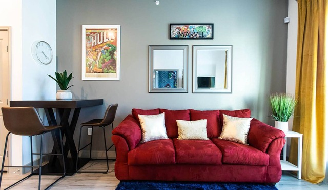 New, Spotless 1 Bedroom Apt| Pool | Heart Of City