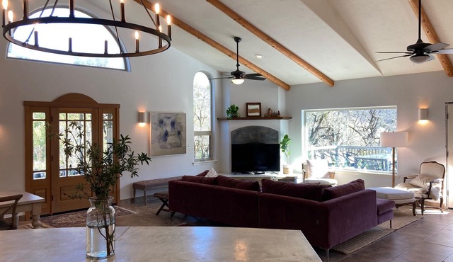 NEW! Stellar Jay Valley oasis-pool & hot tub!