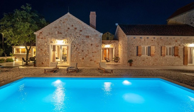 NEW! Stone Villa Olim Civitas with 3 bedrooms, private pool, and sea views
