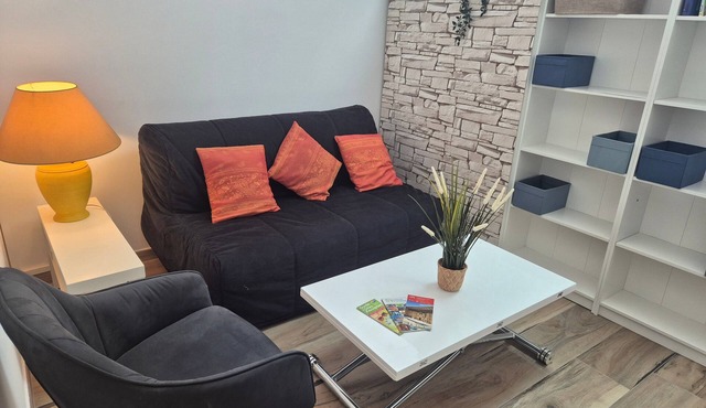 New Studio at the Gateway to the Alpilles with Pool and Large Garden