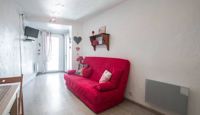 New studio in full center of the village