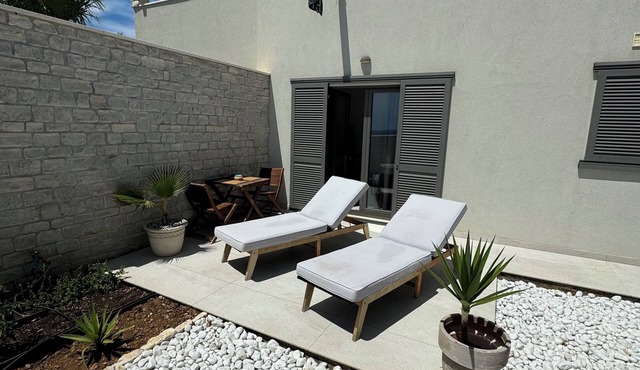New studio in Mediterranean Garden only 50 meters from the sea.