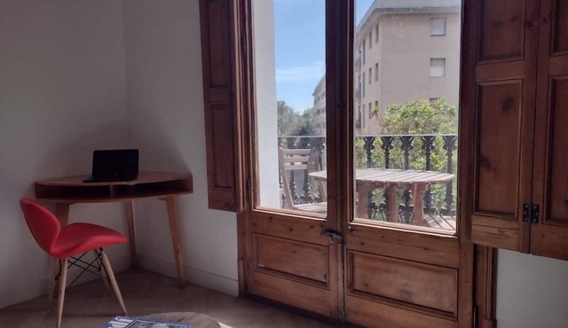 New Studio Near Famous Ramblas and Boqueria Market