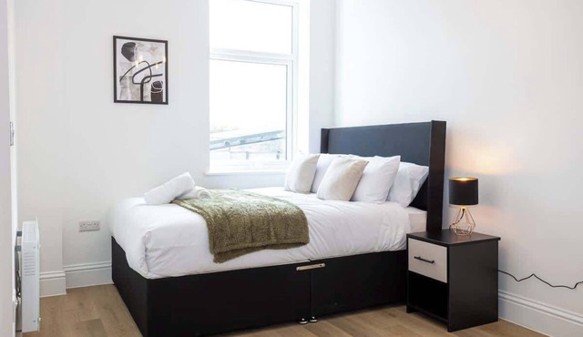 NEW! Stunning Flat, Ideal for Business, Sleeps 4!