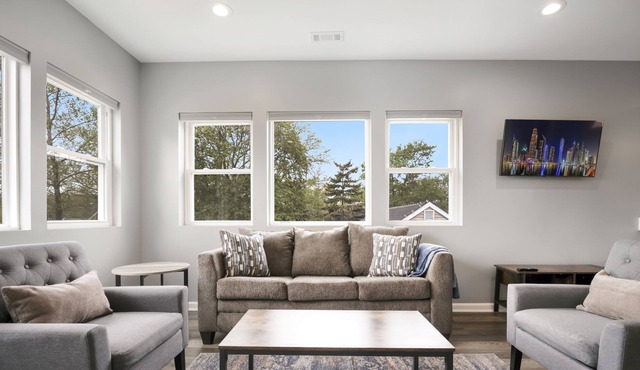 New Stunning 2BED 2BATH Apartment. Close to METRA, O'Hare and Rivers Casino