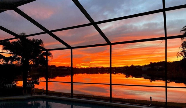 NEW Stunning Lakeview/Gated/Just a few miles to Disney