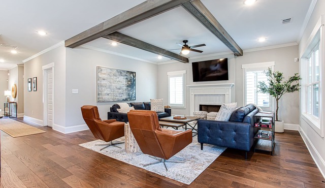 New Stylish and Cozy Normaltown Home - Book Today