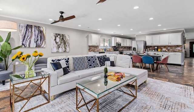NEW! Stylish home close to BMT/Seaworld/Lackland