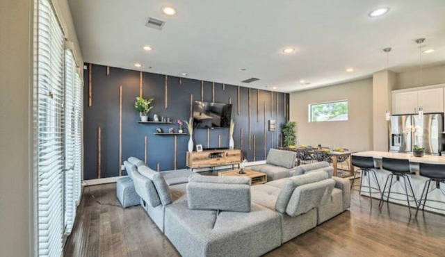 NEW! Stylish Houston Townhome ~ 3 Mi to Downtown!