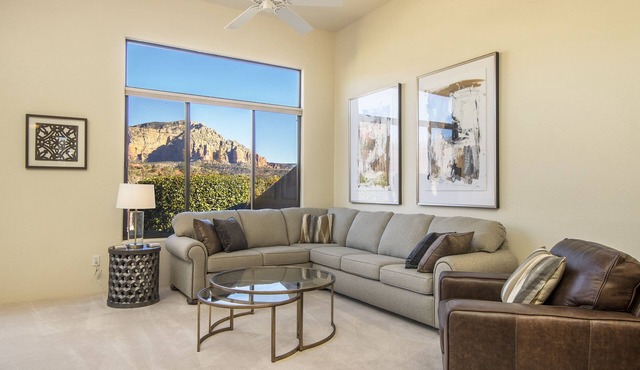 New Summer & Fall Rates! AMAZING VIEWS! Pool, Golf, Tennis & Hiking