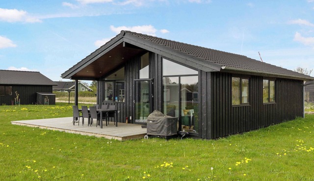 New summer house 200 meters from the water