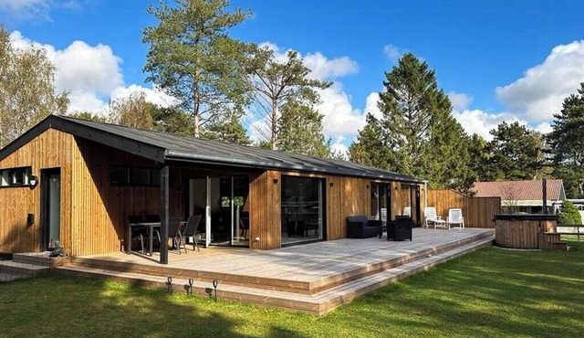 New summer house in Fuglslev with wilderness bath