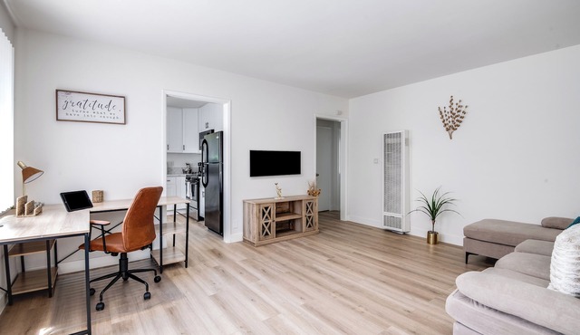 NEW! Sunny 2bd W/ All Amenities & Free Parking