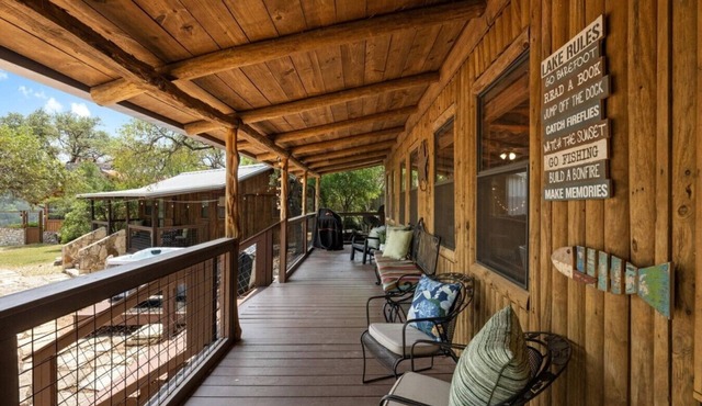 *NEW Sunrise Lodge - Main Cabin | Lakefront