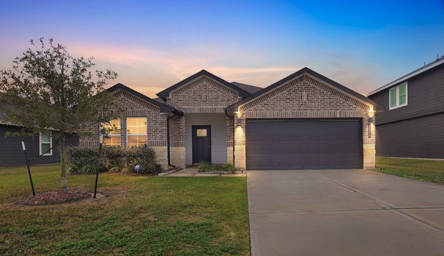 NEW! Sunset Creek Sanctuary - Spacious Family Home