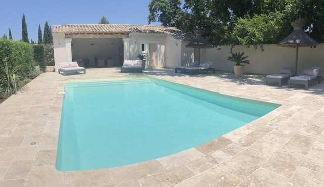 NEW Superb villa - heated swimming pool fence - 4000m garden - St-Rémy de Pce