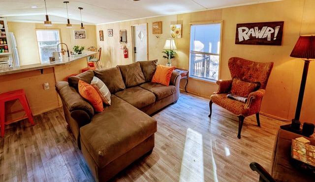 NEW! Sweet Salem Hideaway - Cozy 2BR 1BA Guesthouse on 20 Private Acres