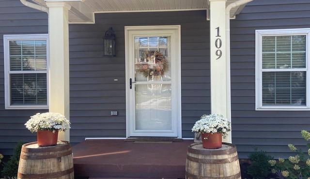 NEW “ Sweet SouthernComfort” 3 bd 2+bth. IN TOWN