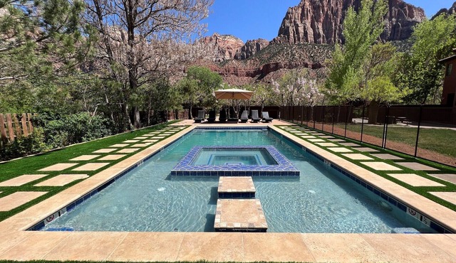 New Swimming pool! Private Family Home - Closest Villa to Zion National park!
