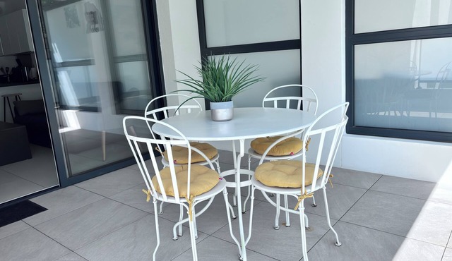 New T2 500 m from the beach, beautiful terrace, parking, in absolute calm