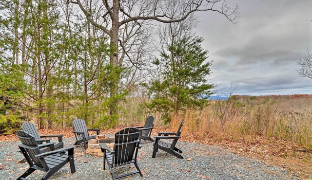 NEW! Talking Rock Cabin w/ Fire Pit & Mtn Views!