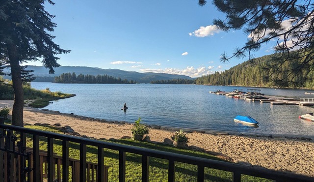 New* Tamarack Bay Classic - Lakefront condo - dock - pool - beach